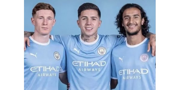S odlaskom starih veznih igrača, tko će nositi novi dres Manchester Cityja?